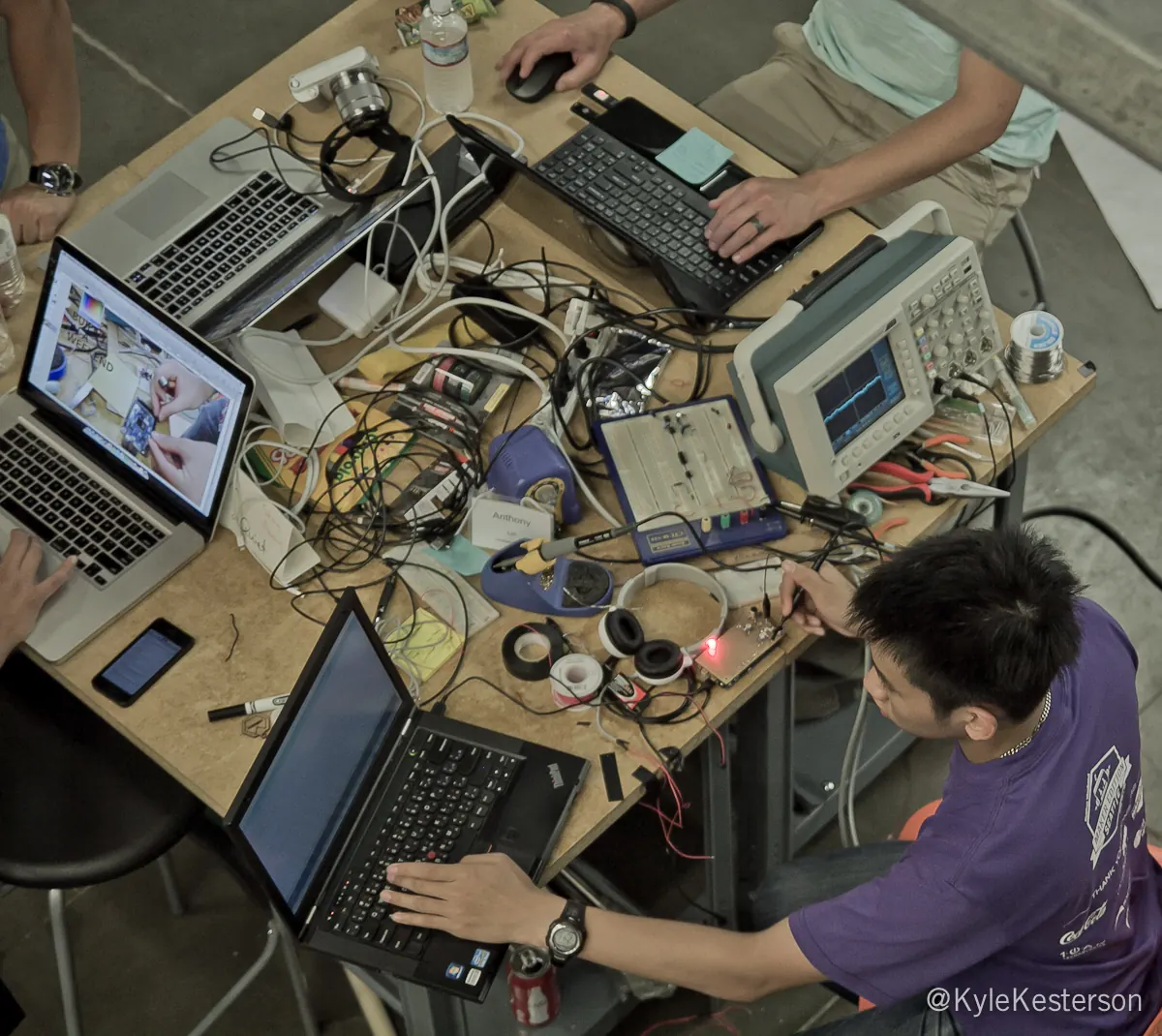Startup Weekend Maker edition: overhead of the workbench